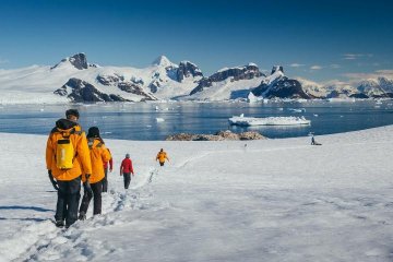 Crossing the Antarctic circle: Southern Expedition