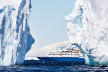 Realm of Penguins & Icebergs: Antarctica 