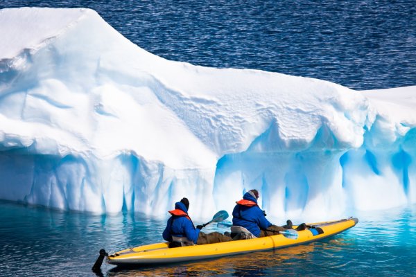 thins to do in Antarctica, Kayak experience