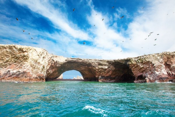 Paracas archway