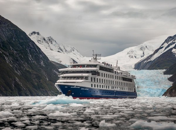 Ventus Australis cruise ship in Patagonia