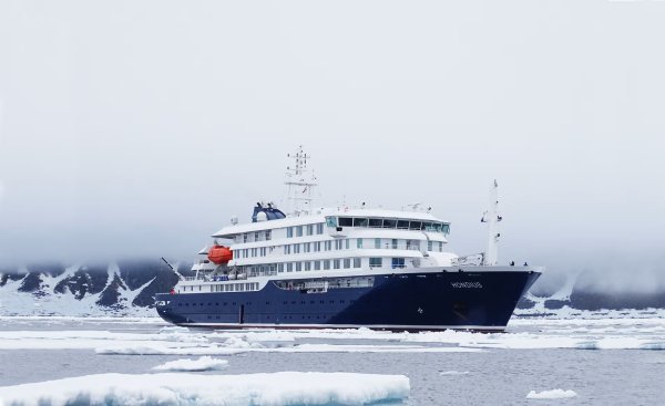 Antarctic vessel MV Hondius