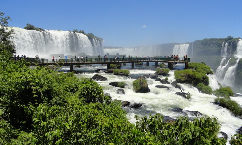Thanks to walkways, you will be close to Iguazu impressive falls